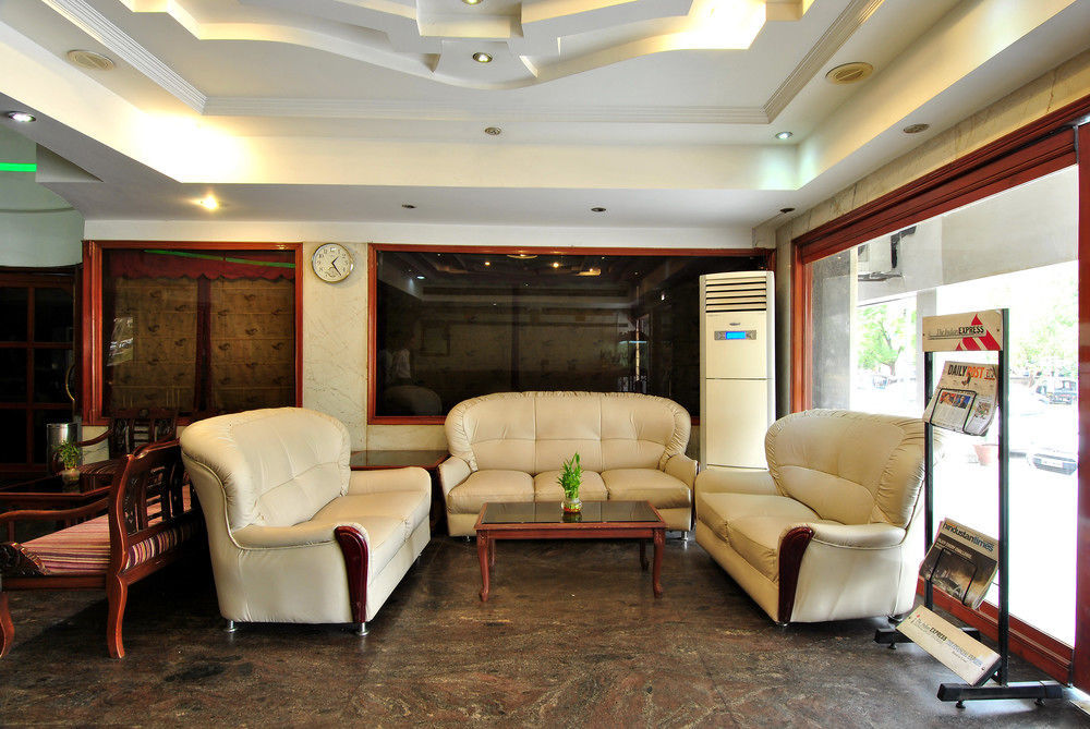 Hotel Solitaire Chandigarh - 10 Mins From Railway Station Екстер'єр фото