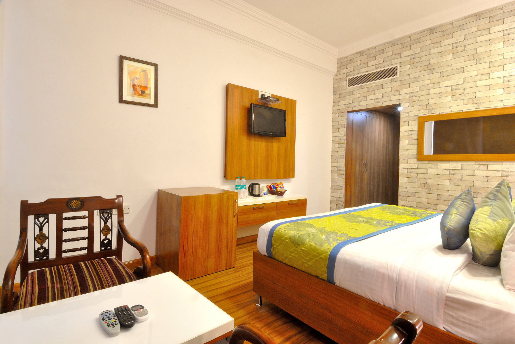 Hotel Solitaire Chandigarh - 10 Mins From Railway Station Екстер'єр фото