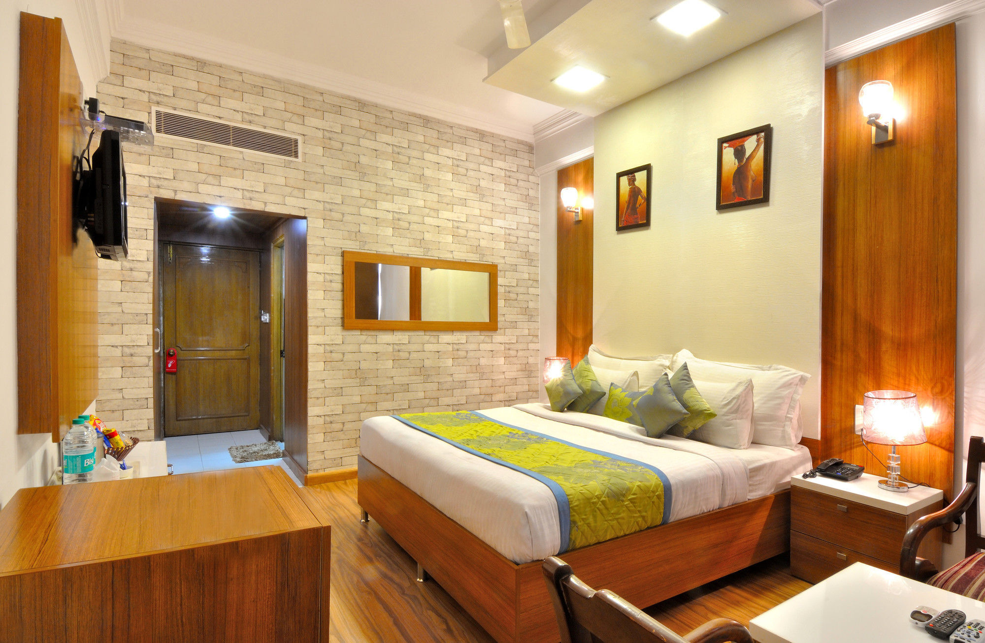 Hotel Solitaire Chandigarh - 10 Mins From Railway Station Екстер'єр фото