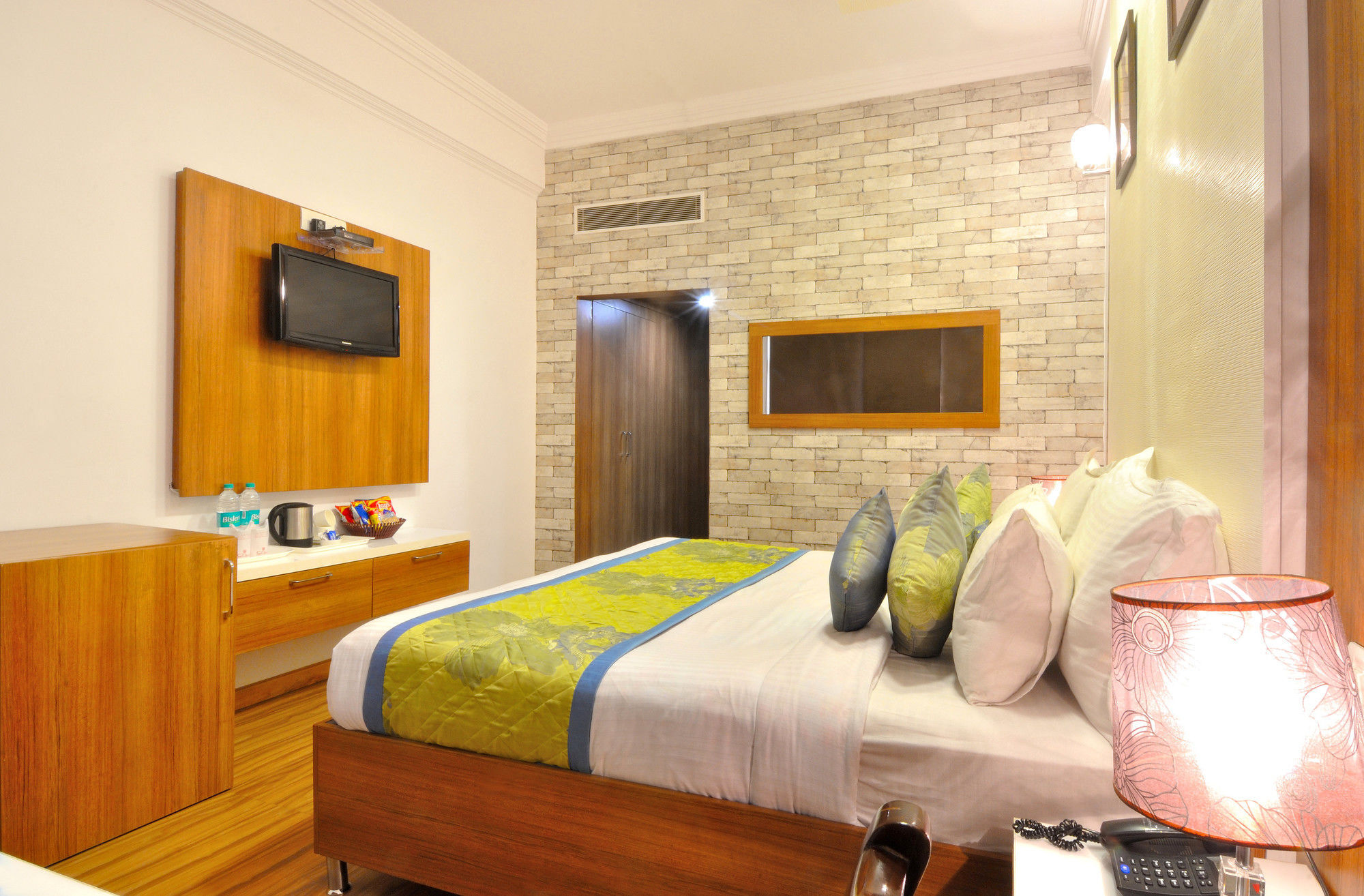 Hotel Solitaire Chandigarh - 10 Mins From Railway Station Екстер'єр фото