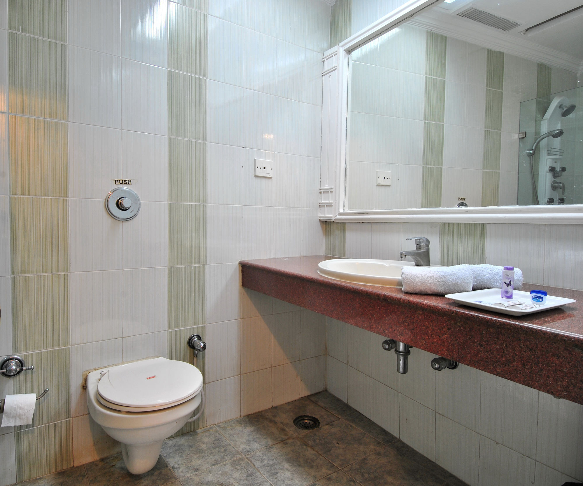 Hotel Solitaire Chandigarh - 10 Mins From Railway Station Екстер'єр фото